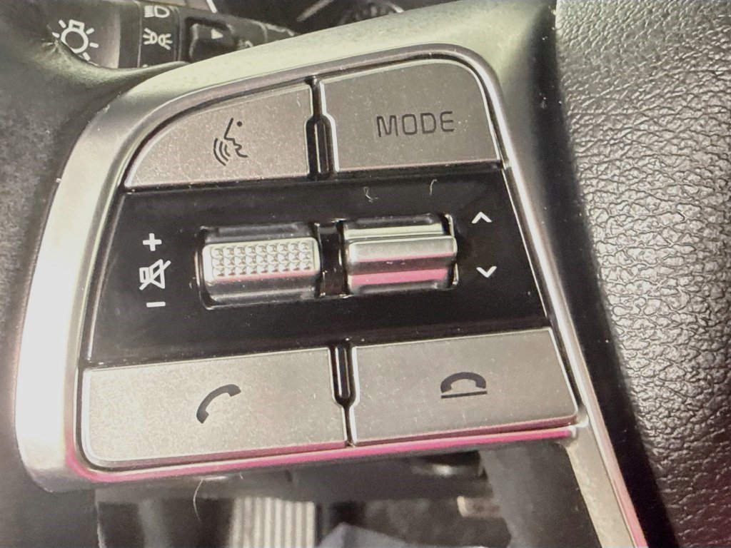 Used 2022 Kia Telluride SX w/ Towing Package FWD image 13