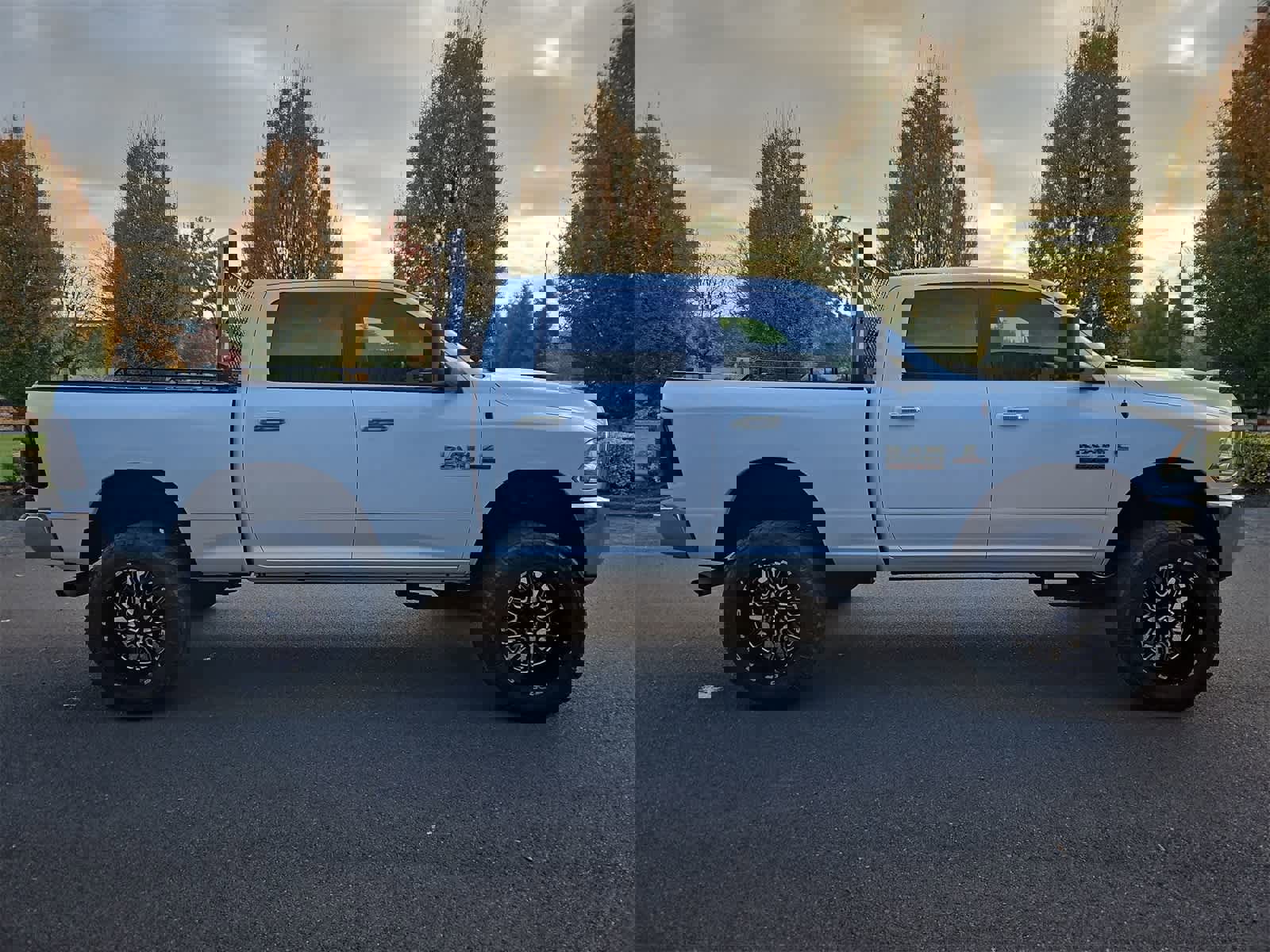 Used 2018 RAM 2500 SLT image 7