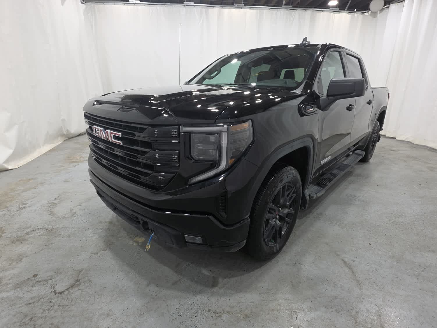 Certified 2026 GMC Sierra 1500 Elevation w/ Preferred Package AWD/4WD image 1
