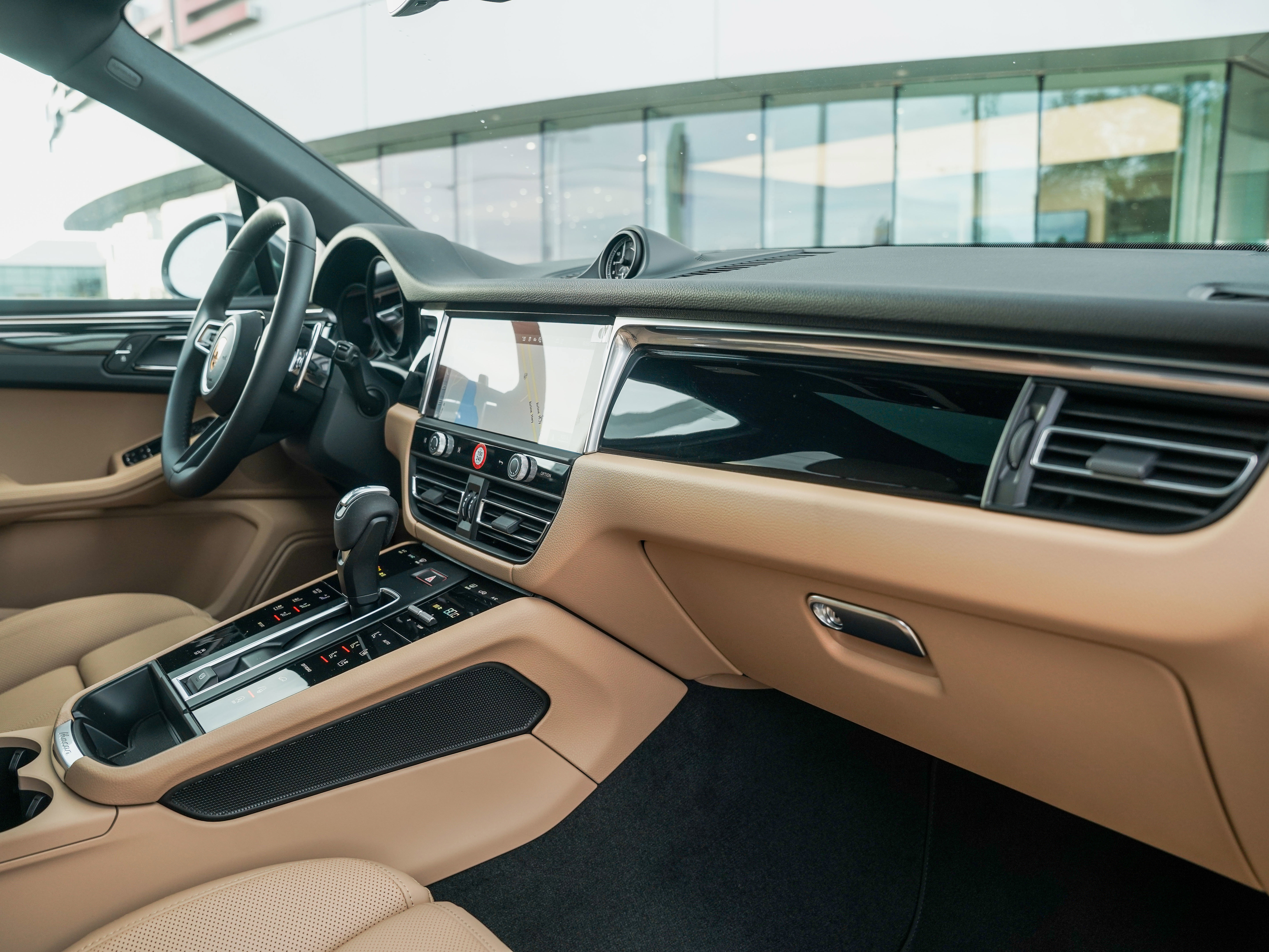 New 2026 Porsche Macan image 33