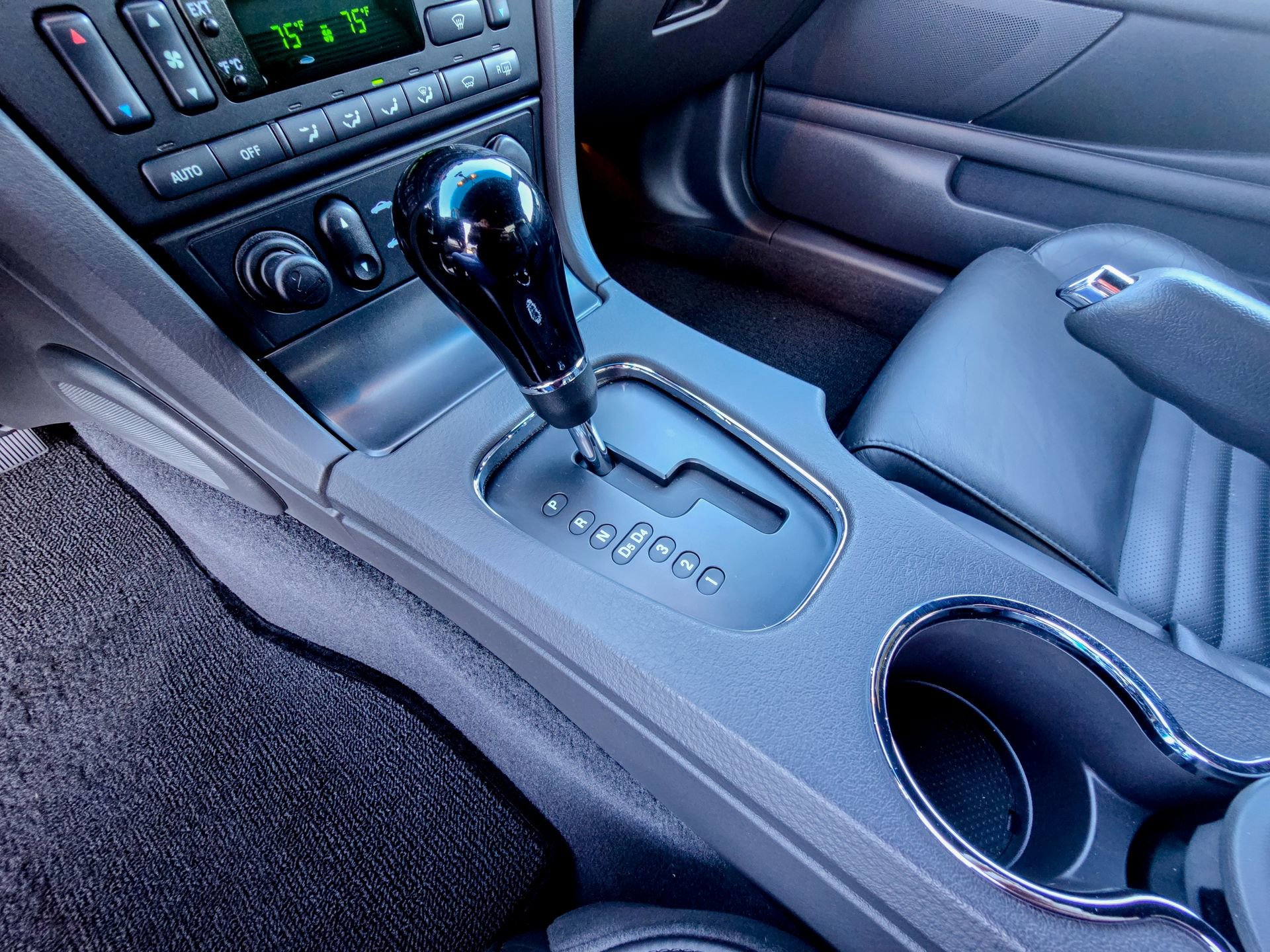 Used 2002 Ford Thunderbird image 16