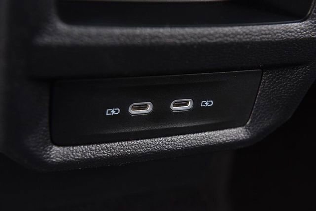 New 2026 Volkswagen Taos SE image 24