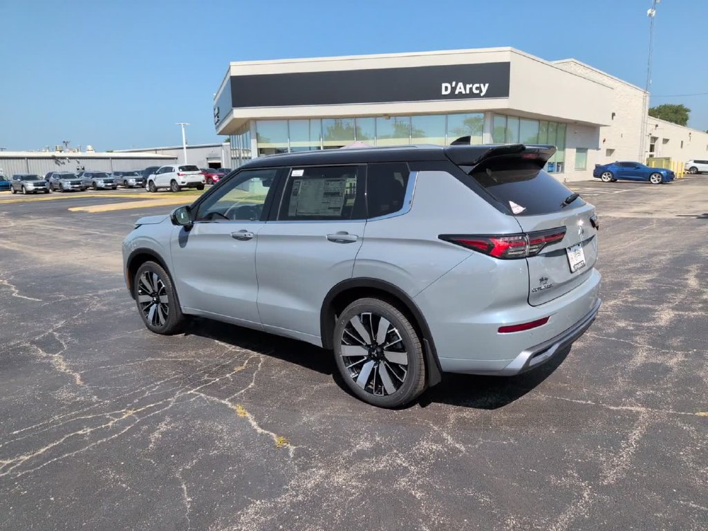 New 2026 Mitsubishi Outlander SEL FWD image 10