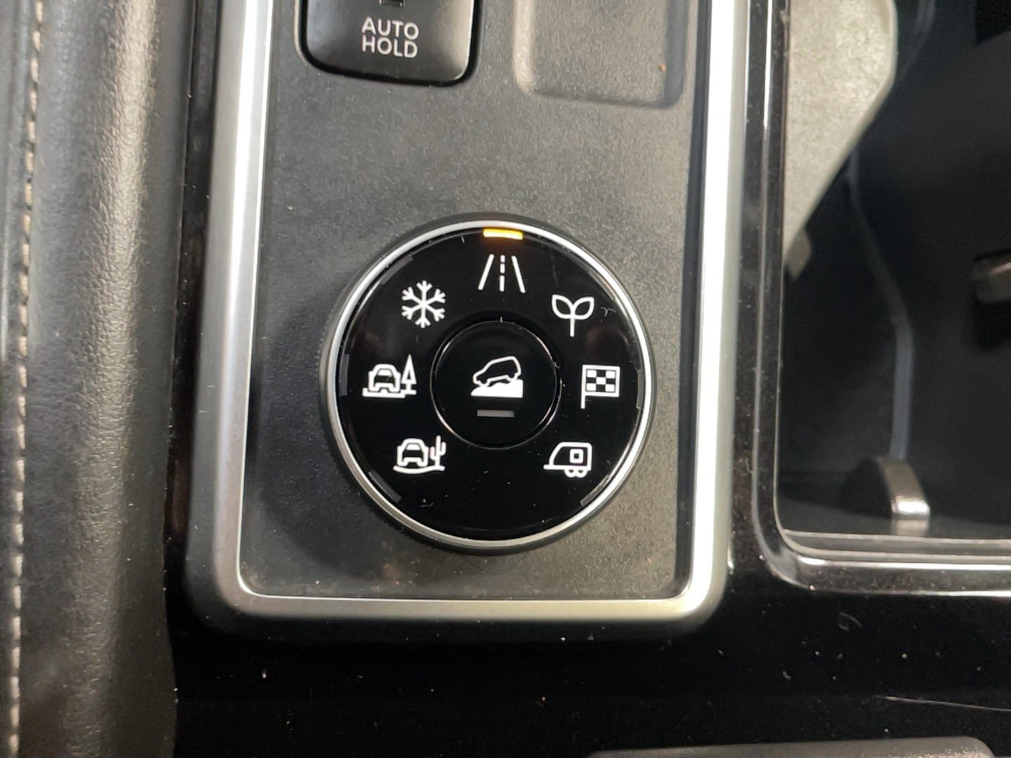 Used 2024 Nissan Pathfinder SL w/ SL Premium Package AWD/4WD image 17