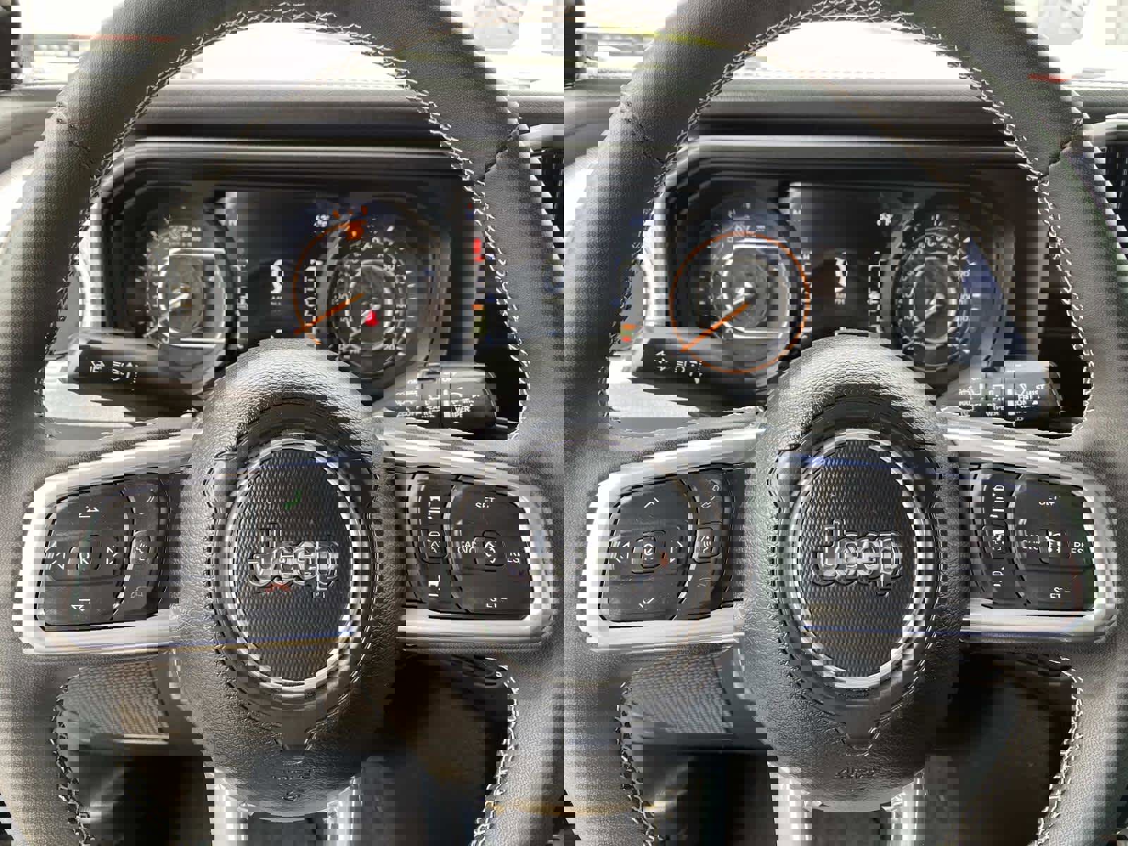 Certified 2025 Jeep Wrangler Sahara AWD/4WD image 16