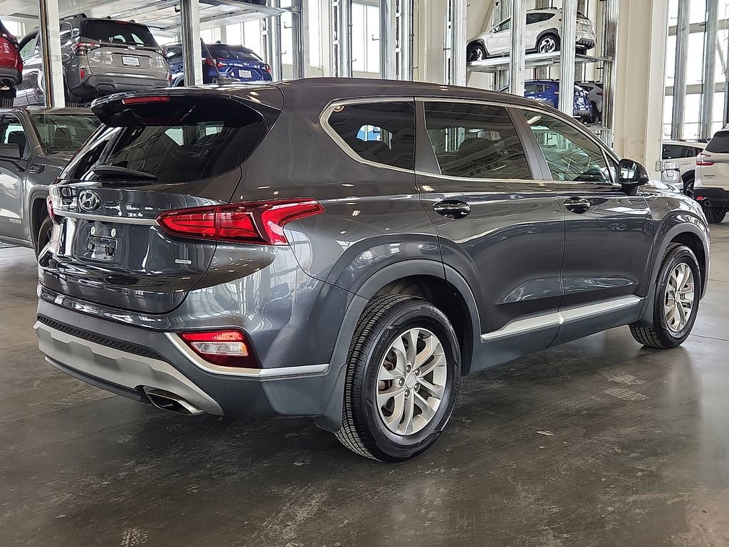 Used 2020 Hyundai Santa Fe SE image 9