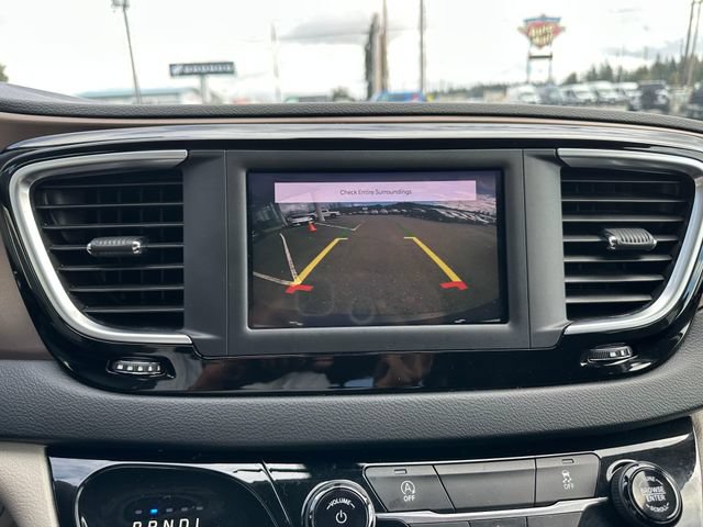 Used 2022 Chrysler Voyager LX FWD image 26