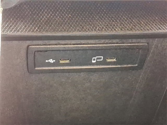 Used 2022 Mercedes-Benz GLC 300 4MATIC image 24