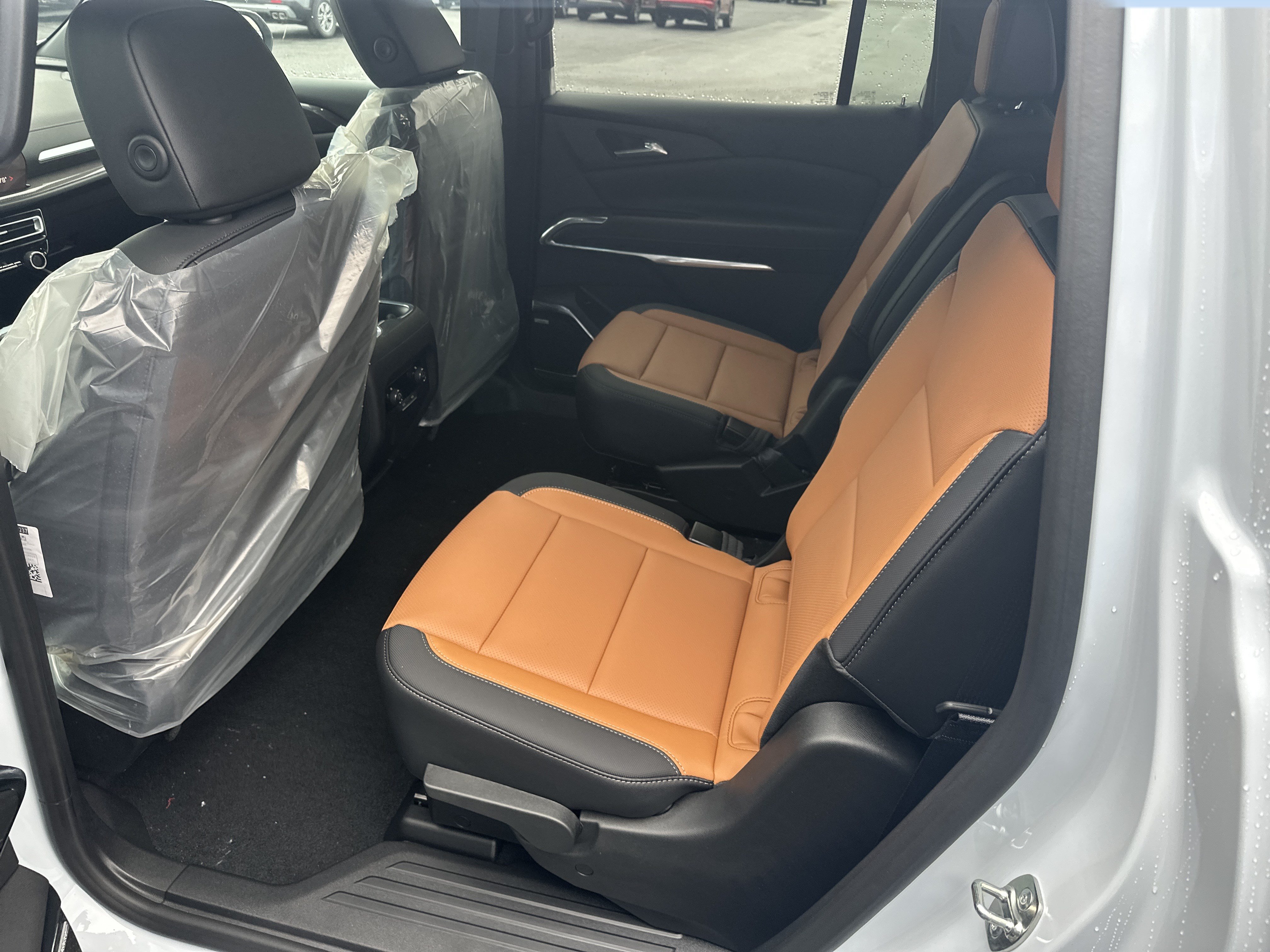 New 2027 Chevrolet Traverse Z71 w/ Enhanced Driving Package AWD/4WD image 6