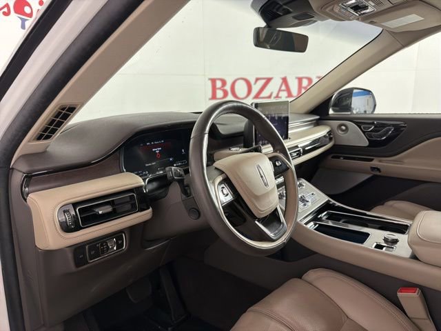 Used 2023 Lincoln Aviator Reserve w/ Equipment Group 201A AWD/4WD image 12