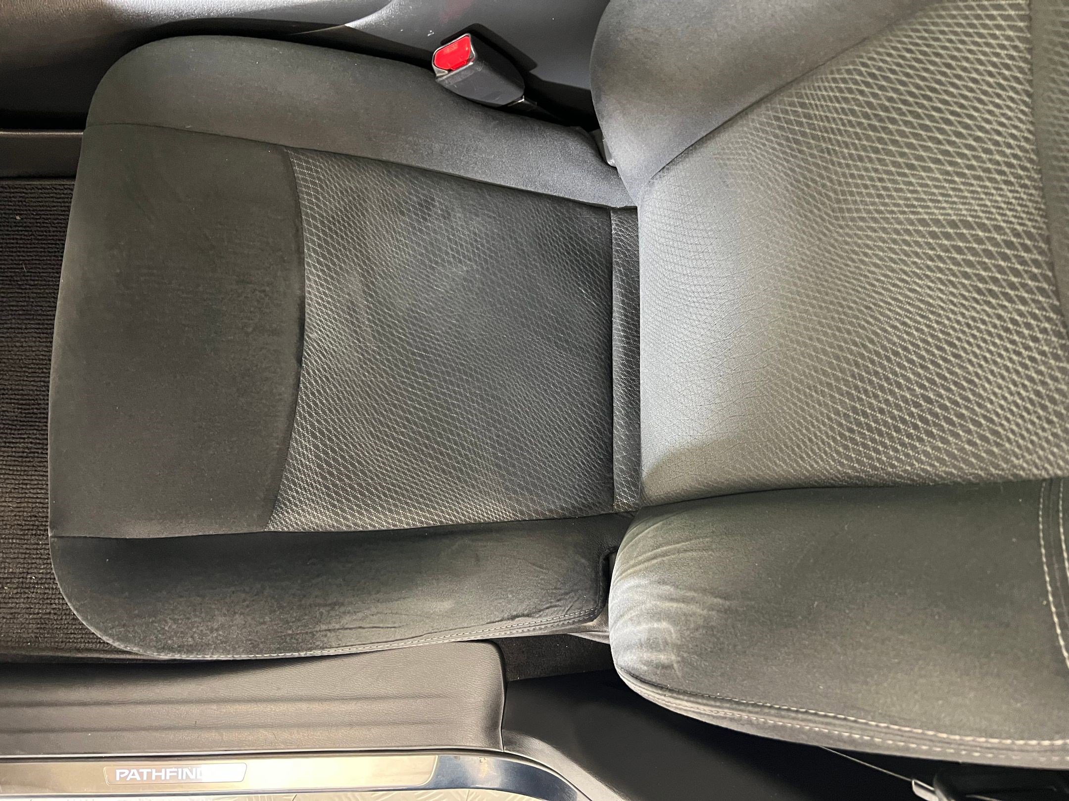 Used 2013 Nissan Pathfinder SV image 25