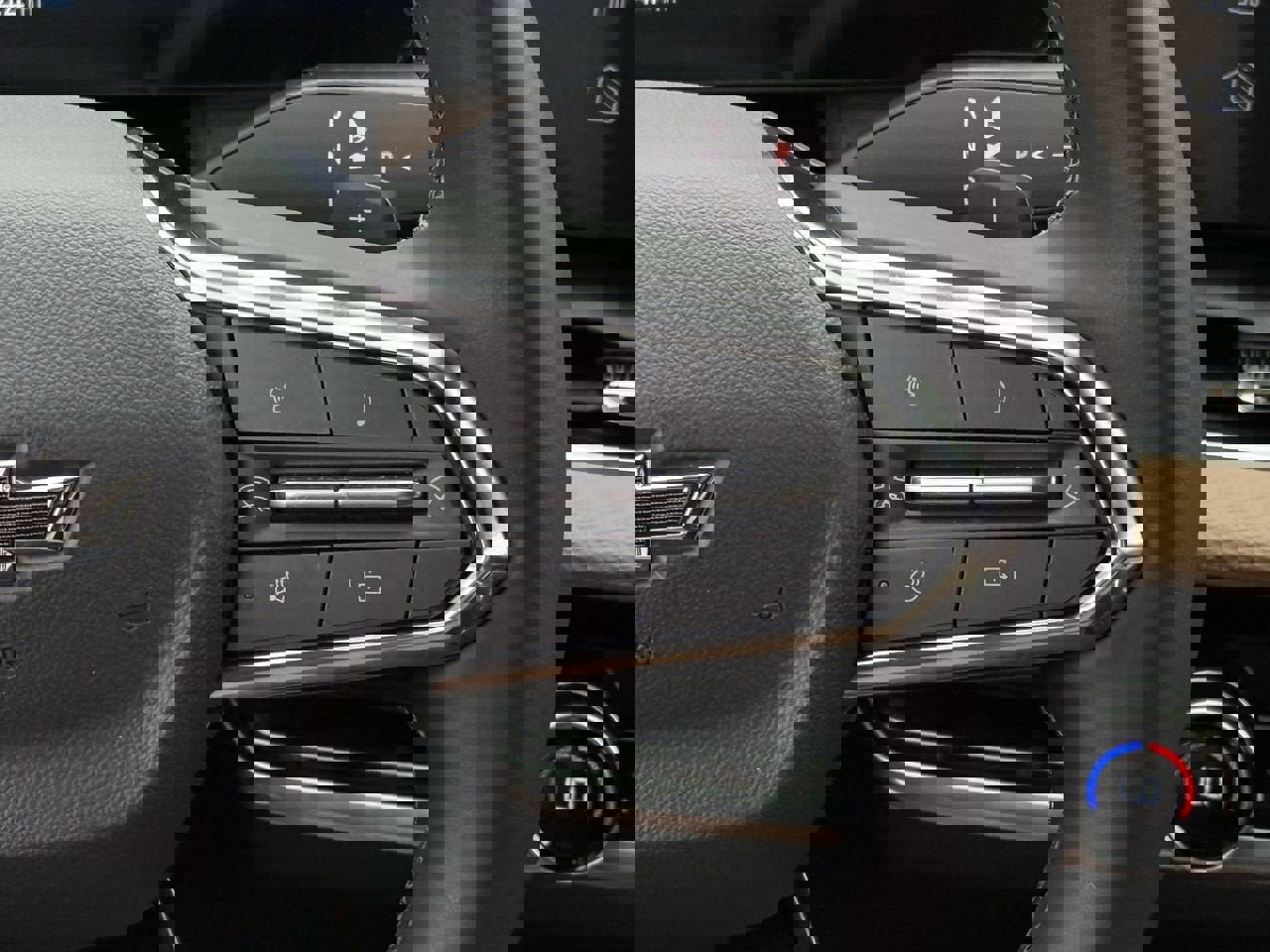 Certified 2026 Chevrolet Equinox ACTIV w/ LPO, Floor Liner Package image 14