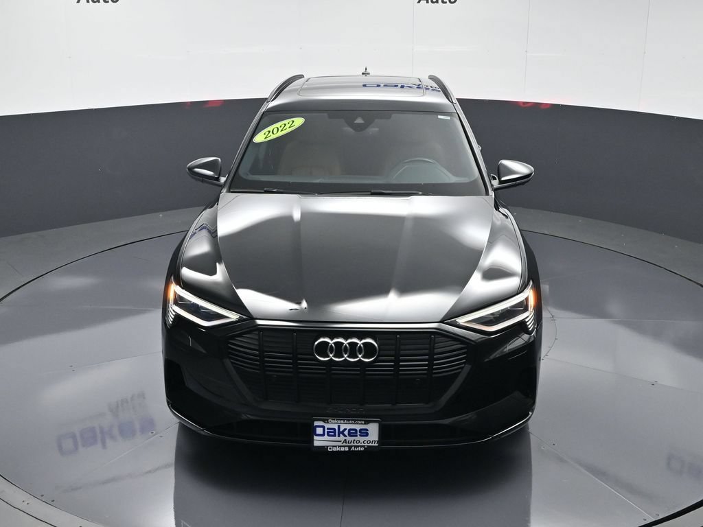 Used 2022 Audi e-tron Premium w/ Convenience Plus Package AWD/4WD image 46