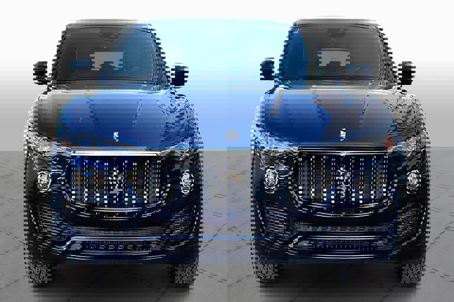 Used 2023 Maserati Levante GT image 3