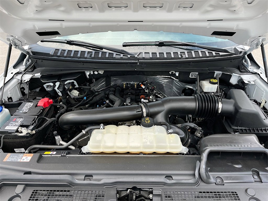 Used 2024 Ford Expedition XLT image 32