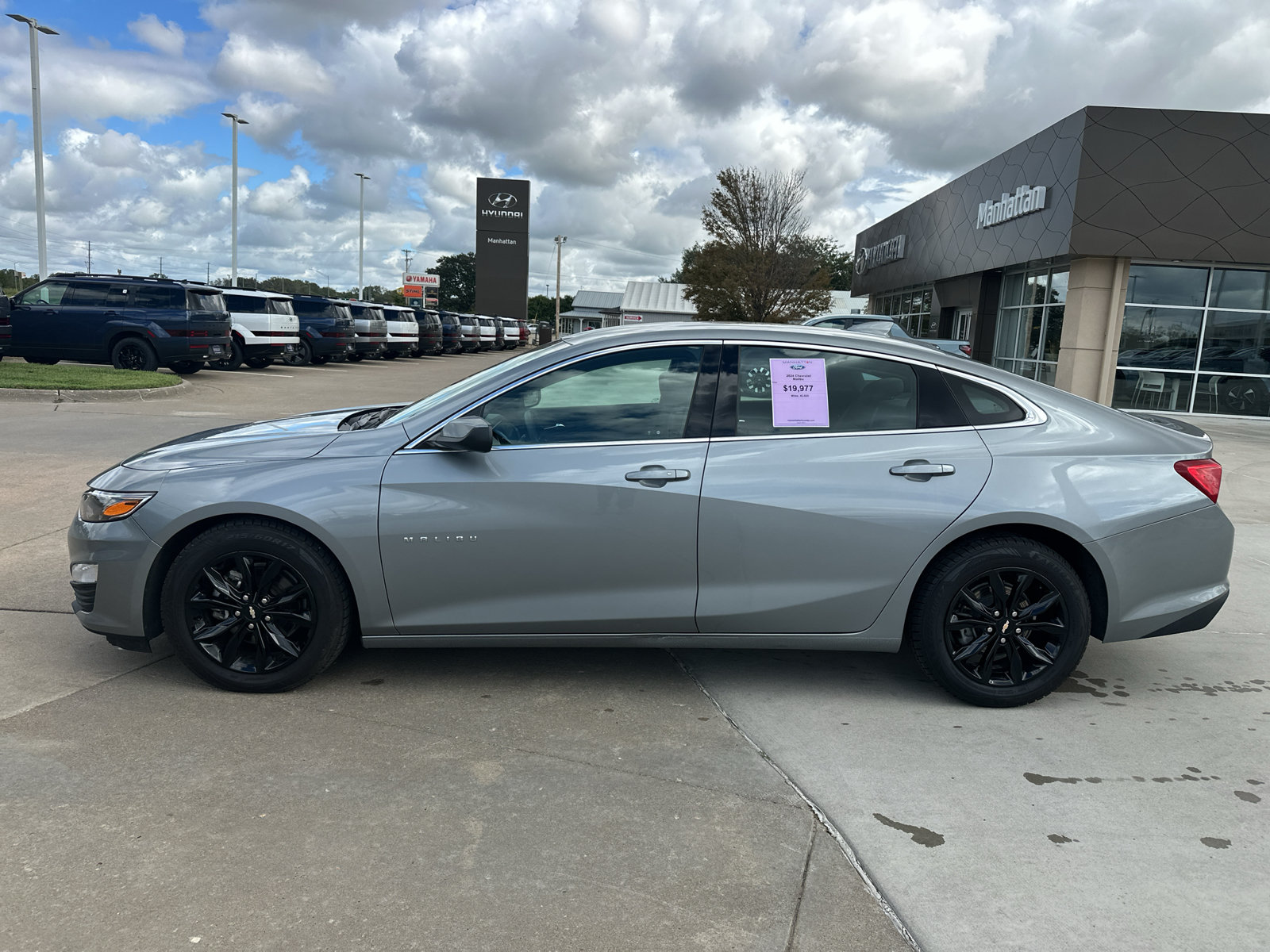 Used 2024 Chevrolet Malibu LT FWD image 9