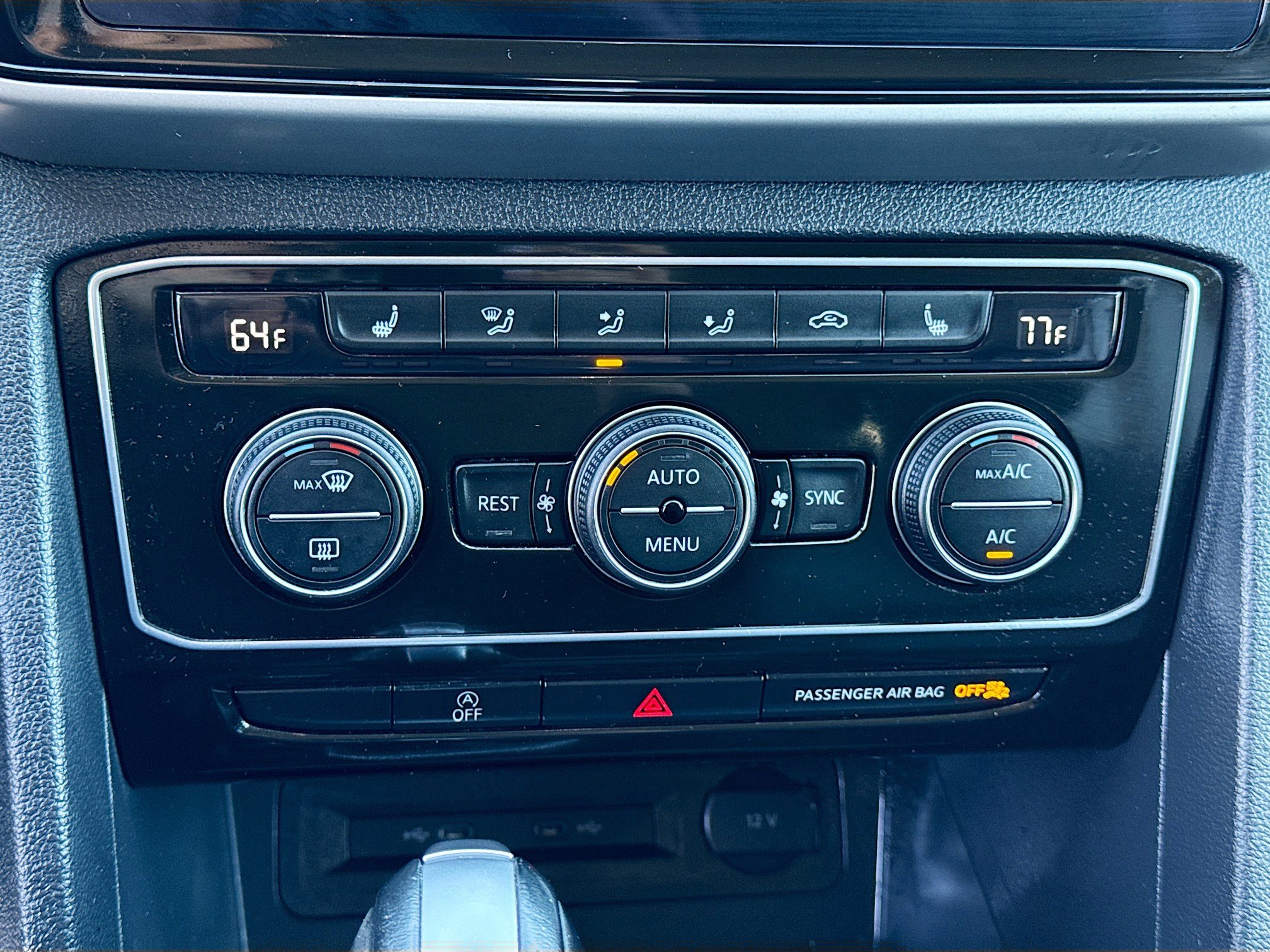 Used 2023 Volkswagen Atlas SE w/ Black Wheel Package image 34