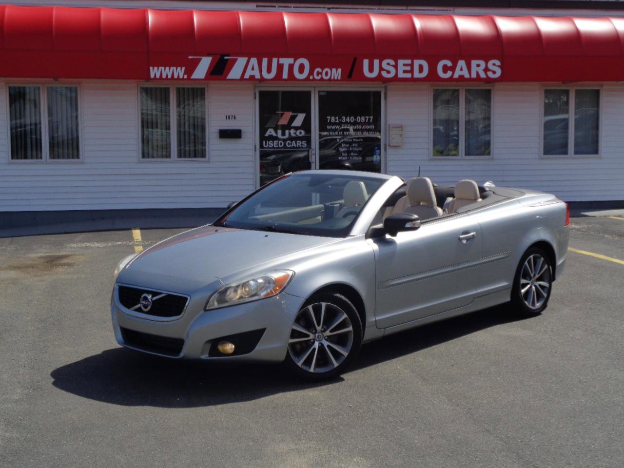 Used 2011 Volvo C70 T5 w/ Convenience Pkg FWD image 1