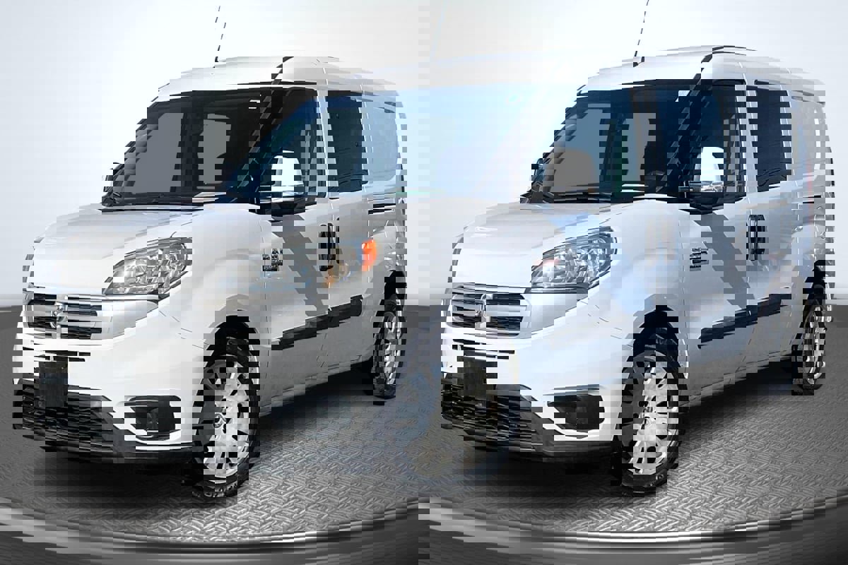 Used 2017 RAM ProMaster City Tradesman SLT w/ Rear Back-up Camera Group image 12