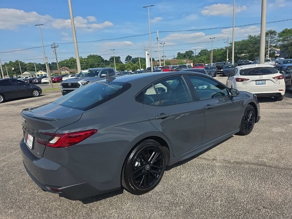 Certified 2025 Toyota Camry SE FWD image 4