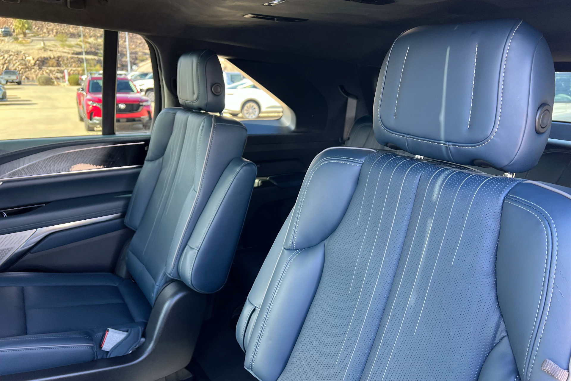 New 2025 Cadillac Escalade IQ Sport 2 w/ LPO, ONYX Package image 21