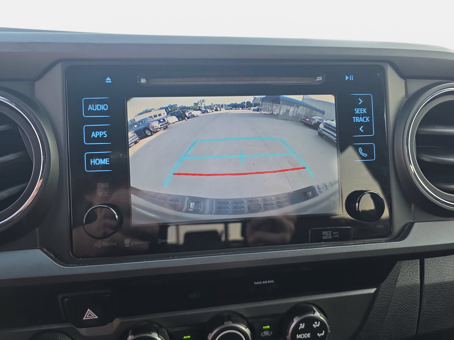 Used 2019 Toyota Tacoma TRD Off-Road w/ Technology Package AWD/4WD image 23
