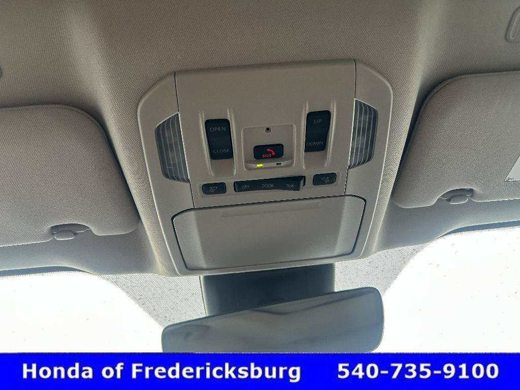 Used 2024 Toyota Highlander Limited AWD/4WD image 24