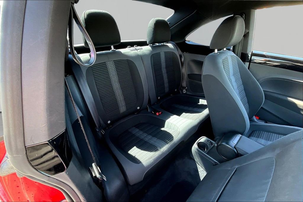 Used 2014 Volkswagen Beetle R-Line image 21