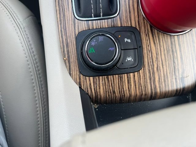 Certified 2019 GMC Acadia Denali w/ Technology Package FWD image 39