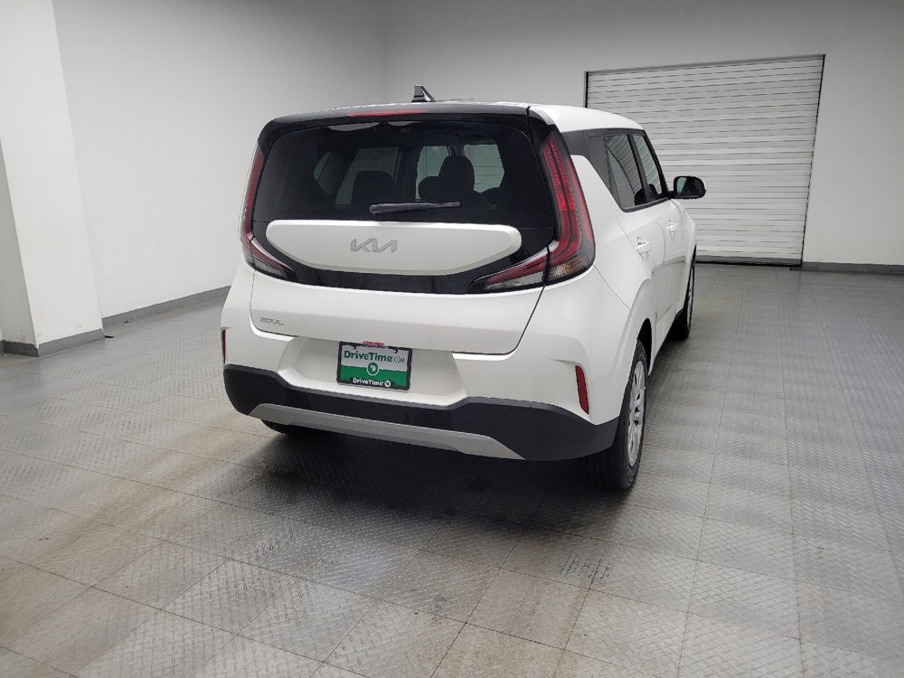 Used 2025 Kia Soul LX image 7