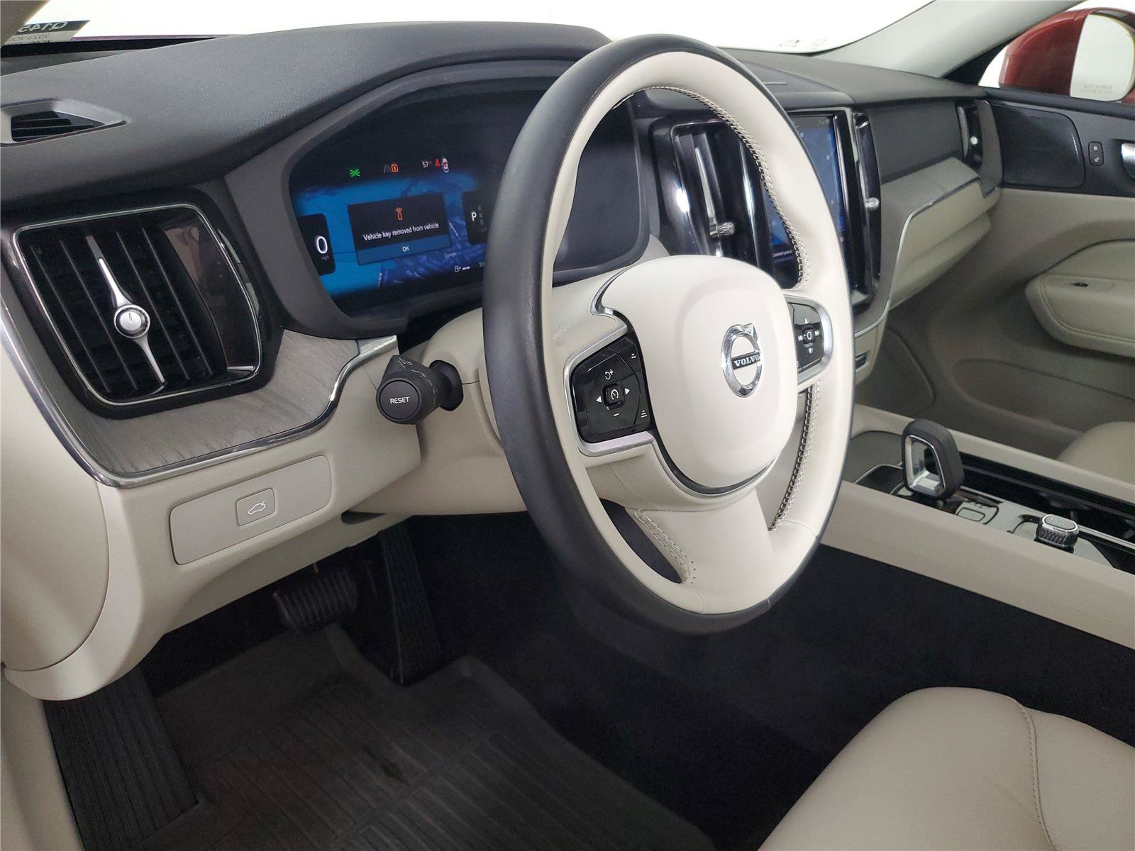 Certified 2023 Volvo XC60 B5 Plus w/ Climate Package AWD/4WD image 23