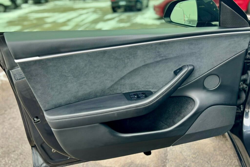 Used 2025 Tesla Model 3 Long Range image 12