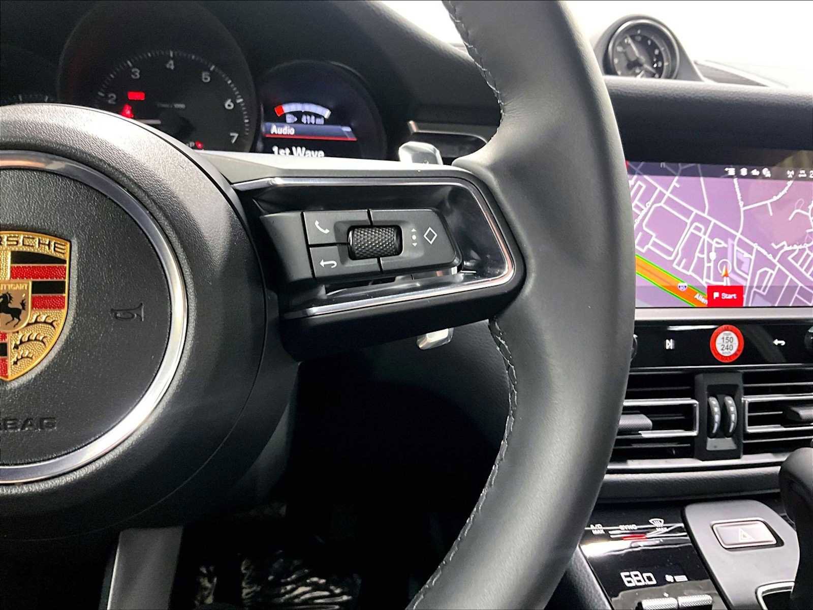 Used 2025 Porsche Macan image 23