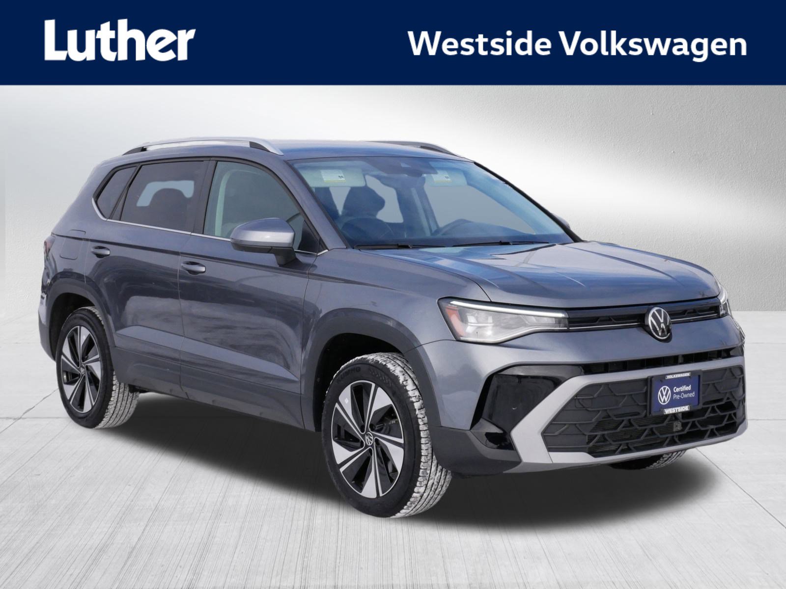 Certified 2025 Volkswagen Taos SE image 1