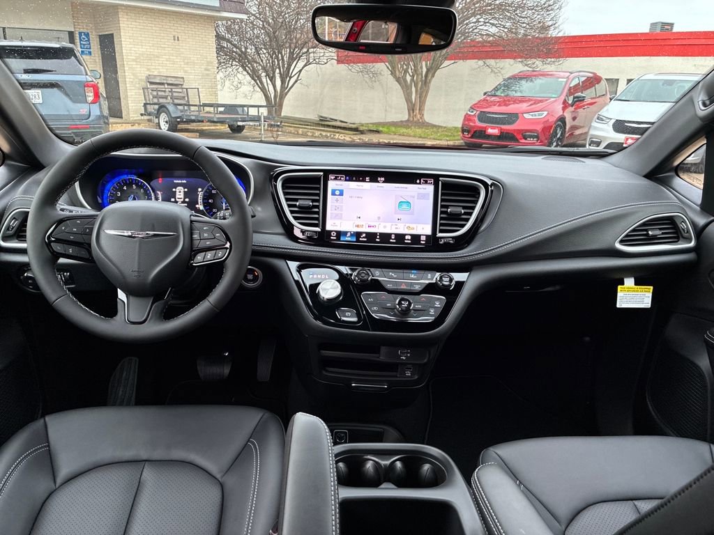 New 2026 Chrysler Pacifica Select AWD/4WD image 13