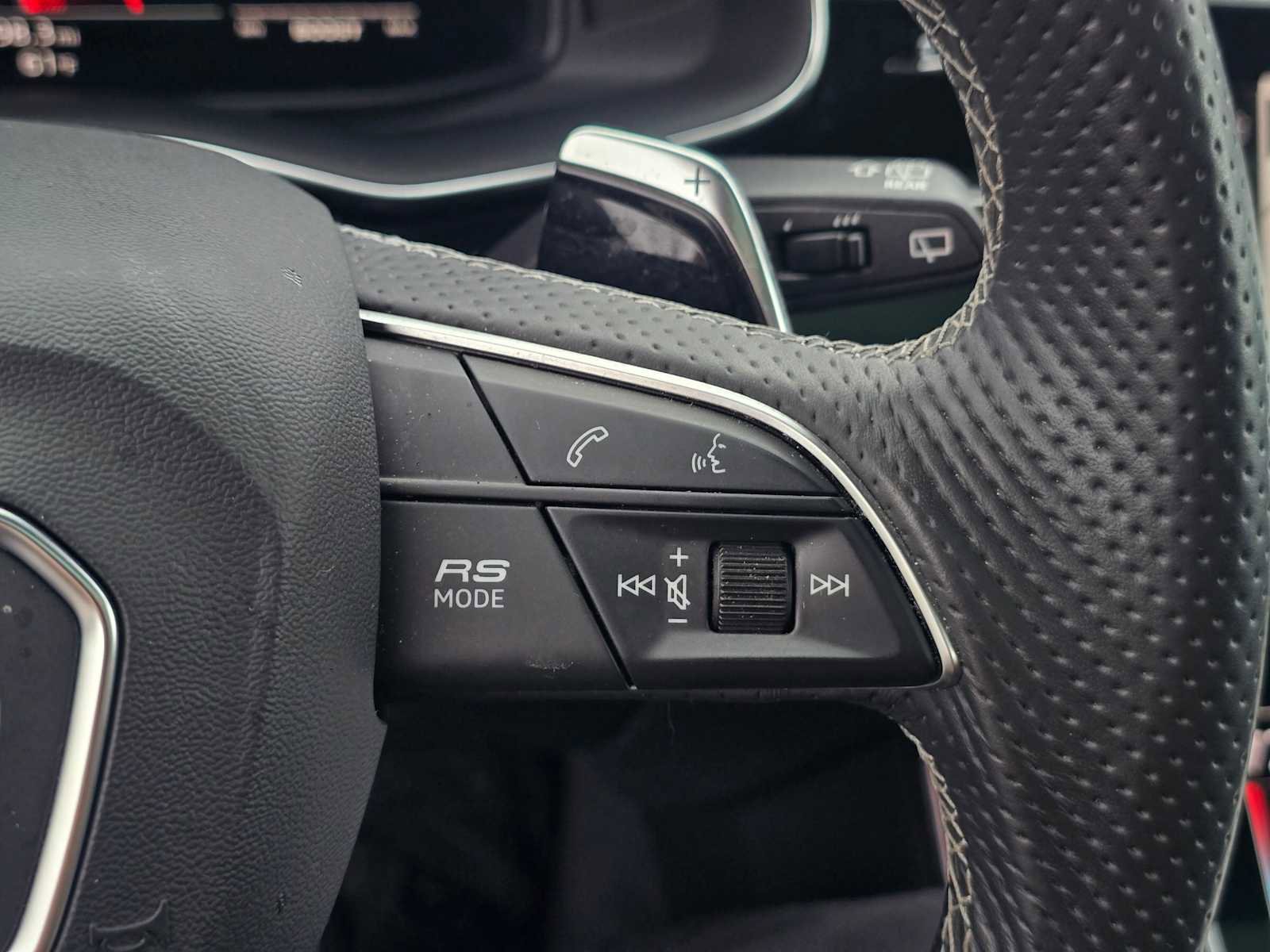 Used 2021 Audi RS Q8 w/ Carbon Optic Package image 34