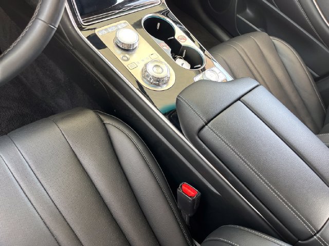 Certified 2025 Genesis GV80 2.5T Standard AWD/4WD image 19
