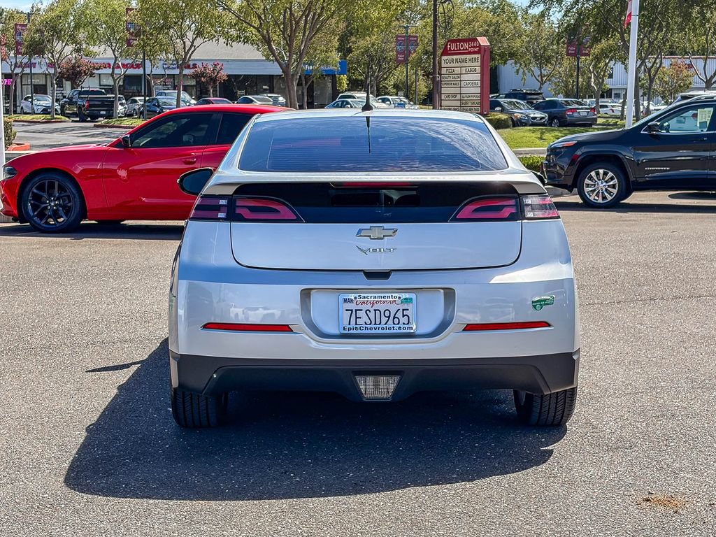 Used 2014 Chevrolet Volt FWD image 3