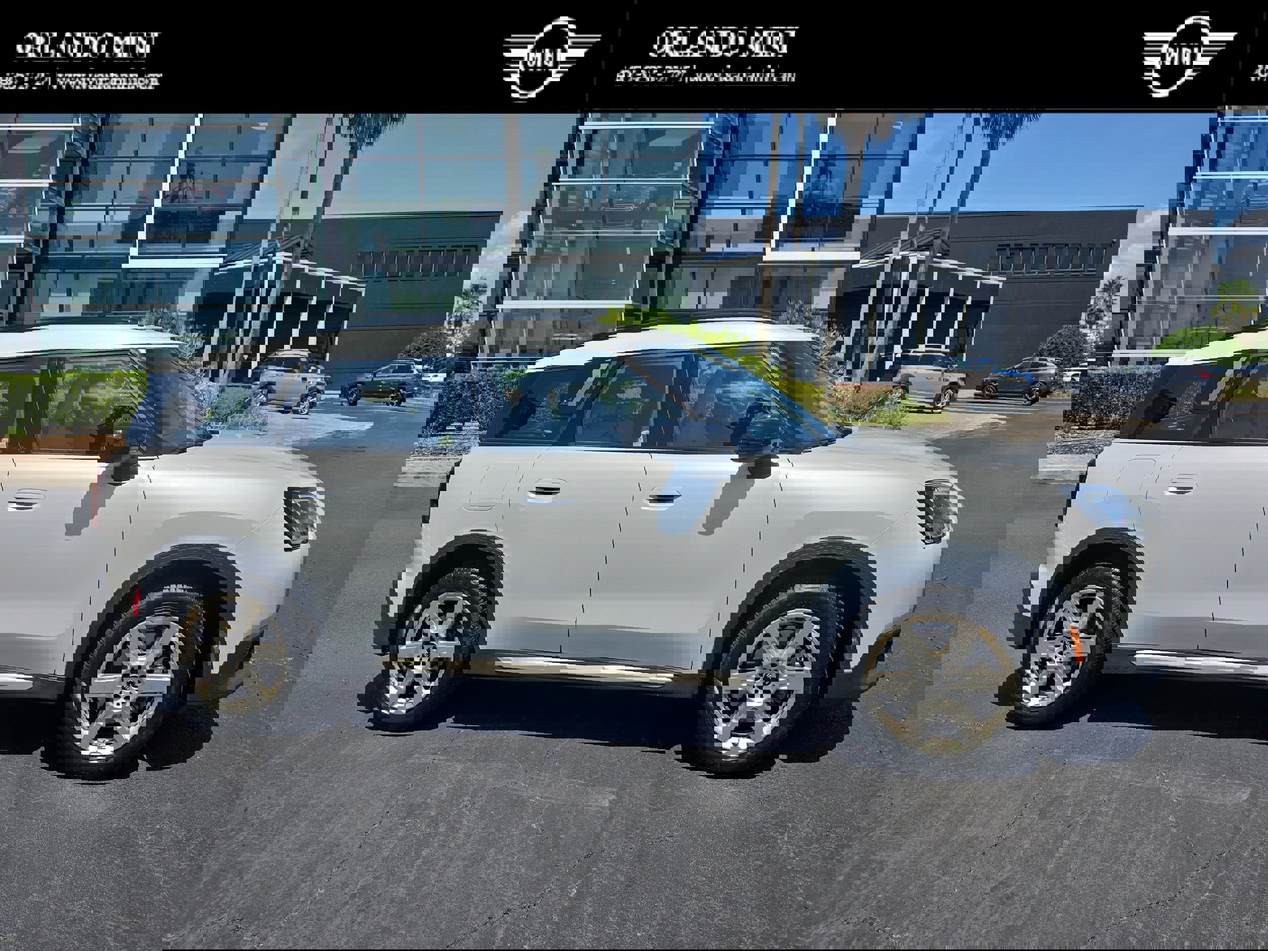 Used 2025 MINI Cooper Countryman S image 1