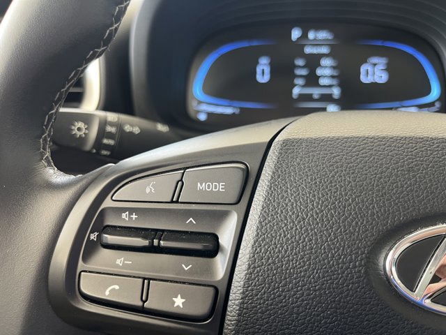 Used 2025 Hyundai Venue SEL image 19