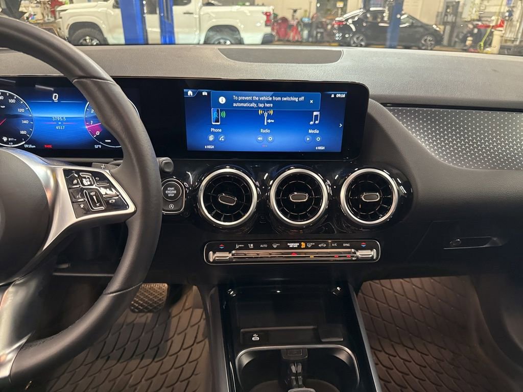 Used 2026 Mercedes-Benz GLA 250 4MATIC image 17