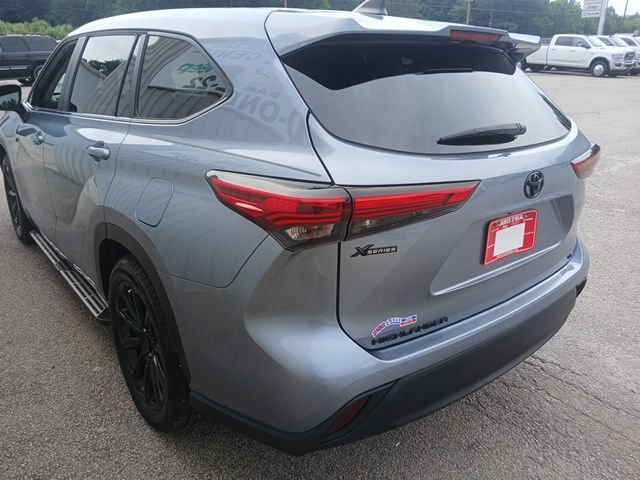 Used 2023 Toyota Highlander LE FWD image 6