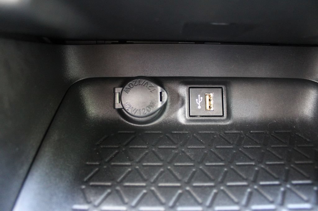Used 2023 Toyota RAV4 LE AWD/4WD image 21