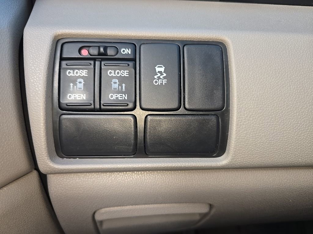 Used 2016 Honda Odyssey SE image 18