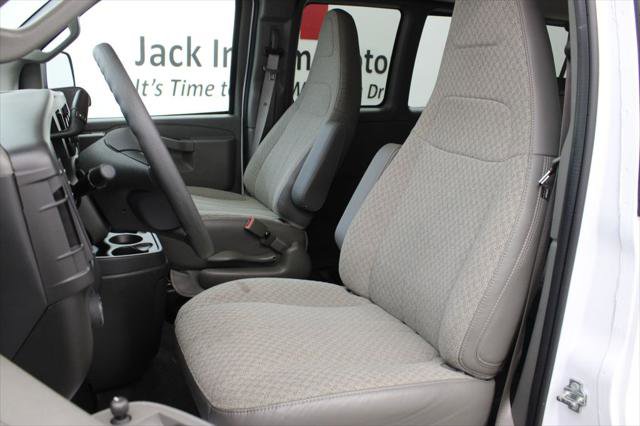 Used 2025 Chevrolet Express 3500 LT w/ LT Preferred Equipment Group RWD image 13