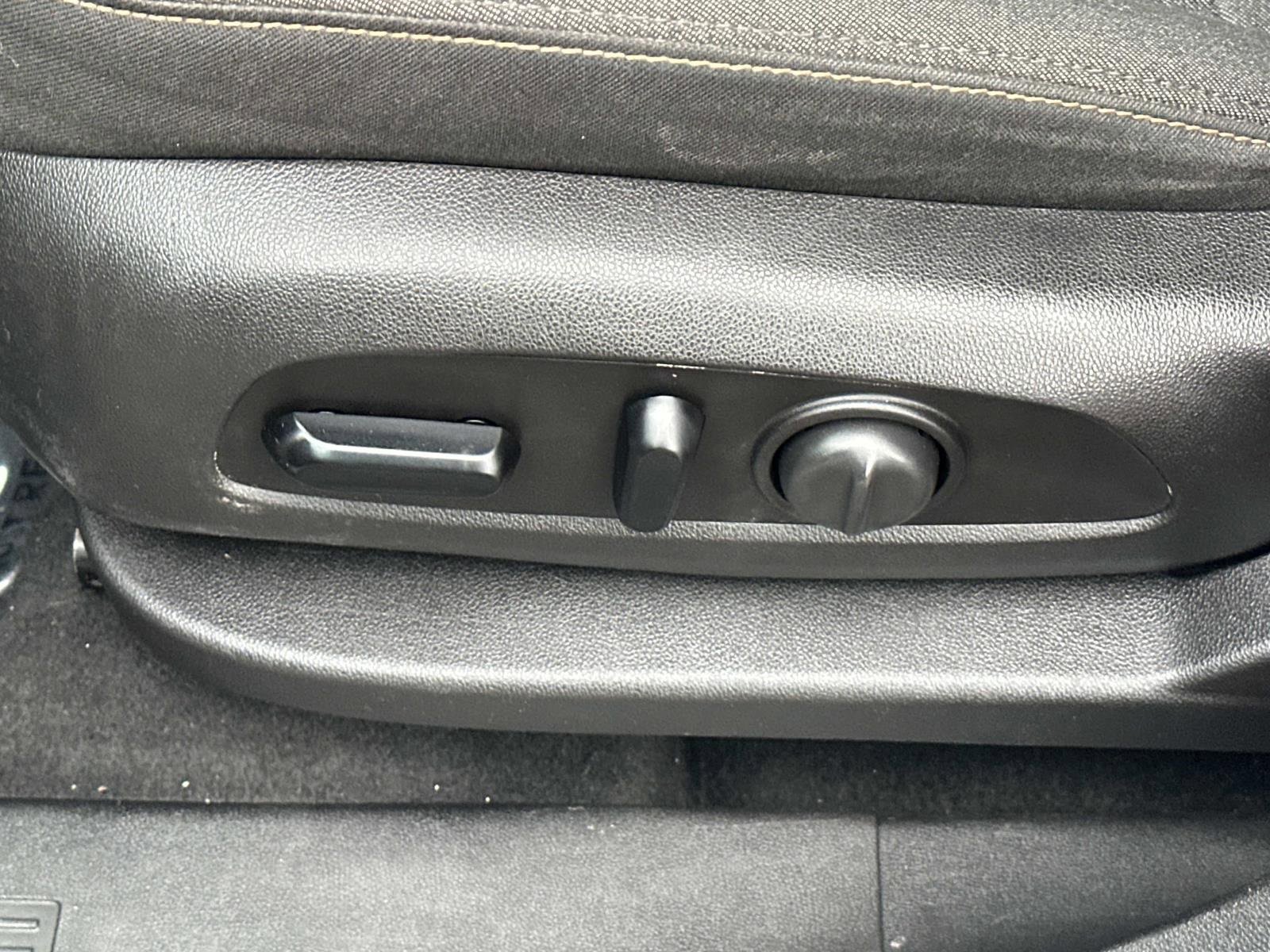 Used 2018 Chevrolet Equinox LT image 23