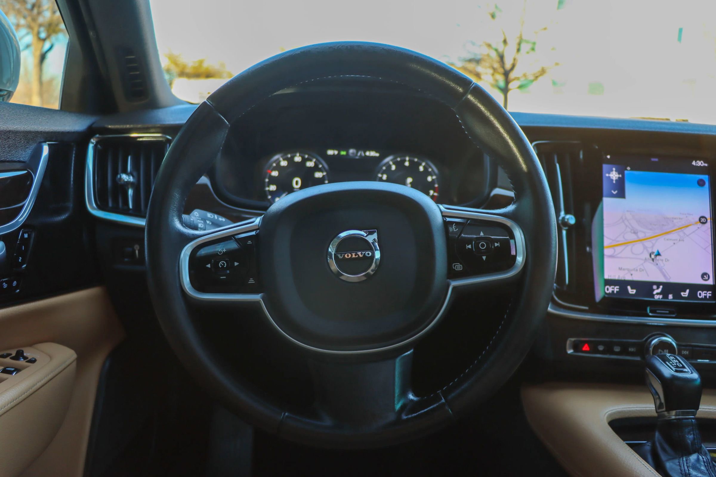 Used 2019 Volvo S90 T6 Momentum image 28