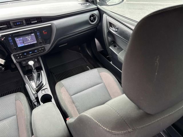 Used 2018 Toyota Corolla LE FWD image 26