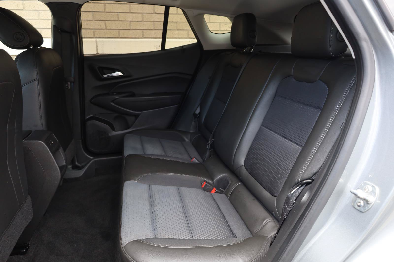 Used 2024 Chevrolet Trax LT FWD image 21