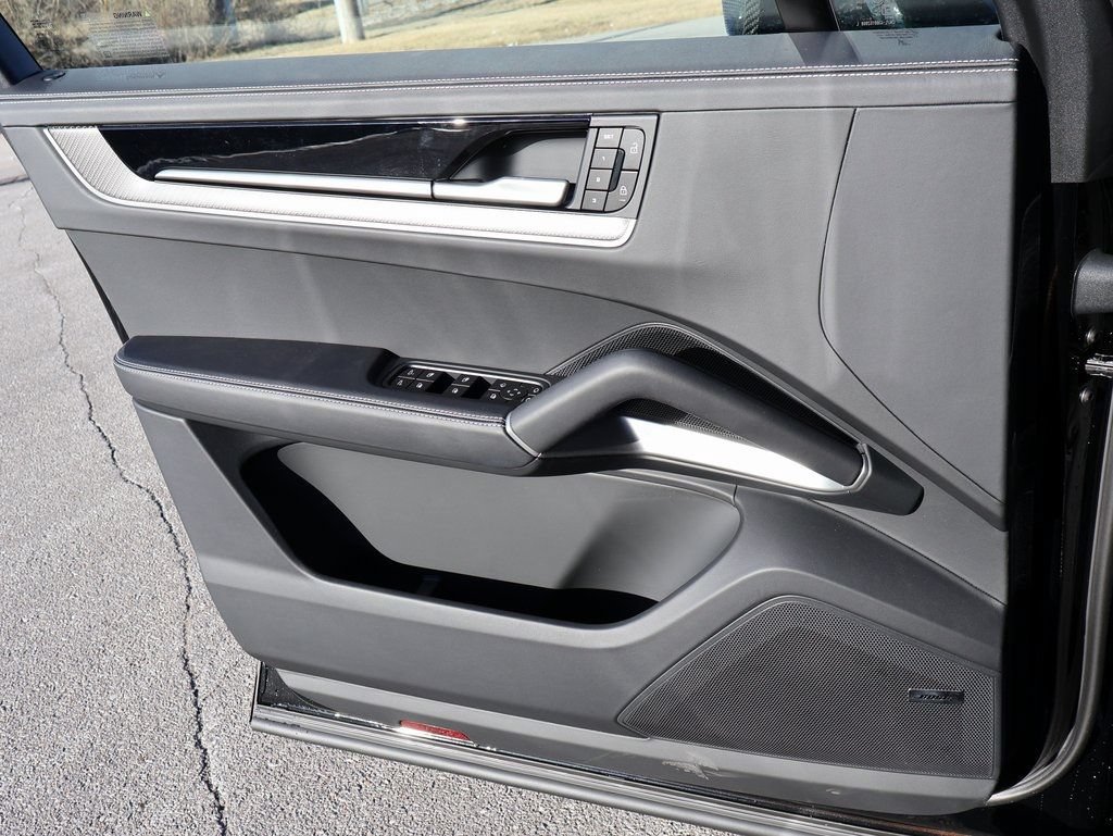New 2026 Porsche Cayenne Turbo GT AWD/4WD image 37